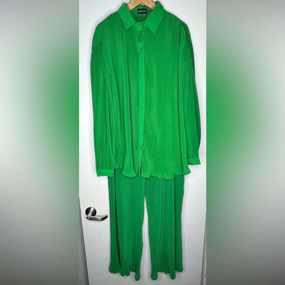 Prettylittlething outfit set